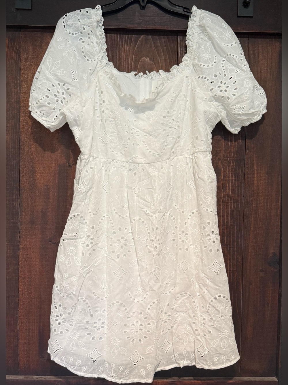 ANDREE BY UNIT White Eyelet Puff-Sleeve Mini Dress